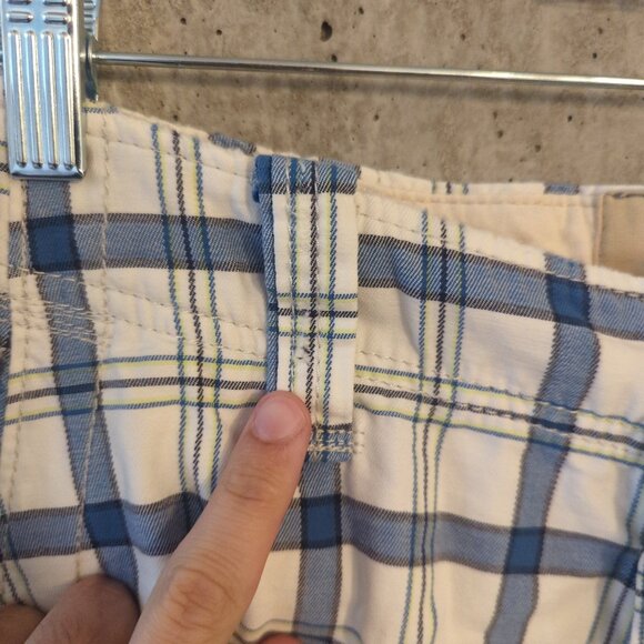 Hollister Mens 33 (measures 37x10) White Blue Plaid Cargo Shorts Button Fly - Picture 6 of 11